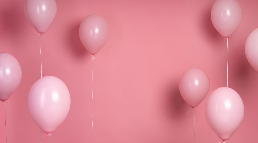 pembe rengine boyanmış balonlar