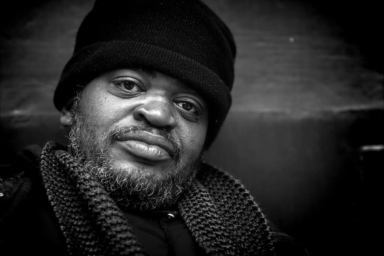 İşsizliğin Gölgesinde Yeniden Doğmak: Umut ve Dayanıklılık Rehberi