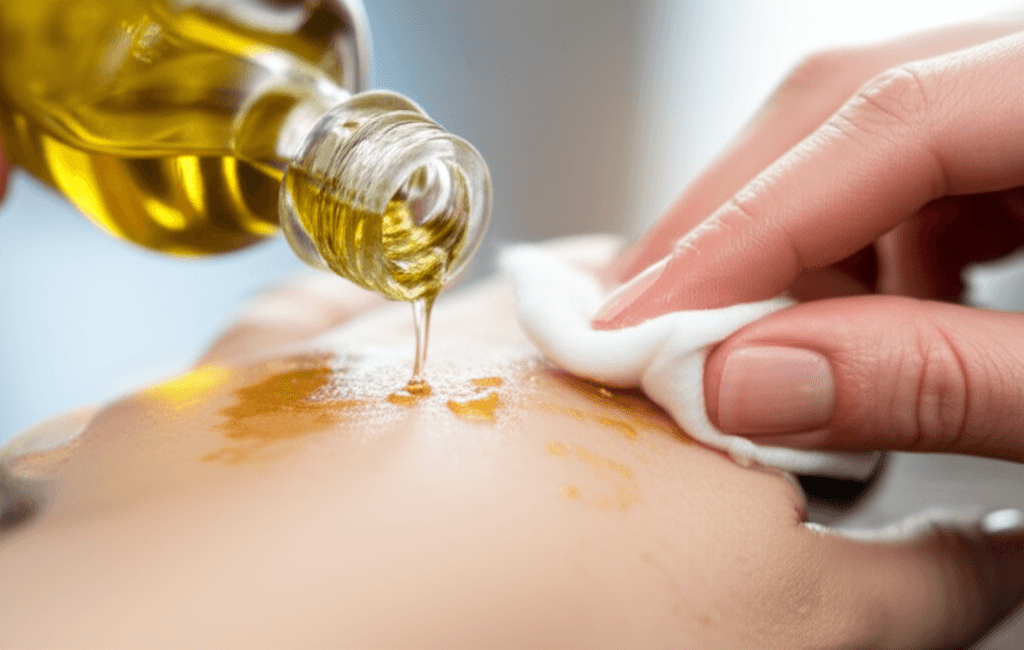 Çam Sakızı Lekesiyle Başa Çıkma Rehberi: Kıyafetten Cilde Pratik Çözümler