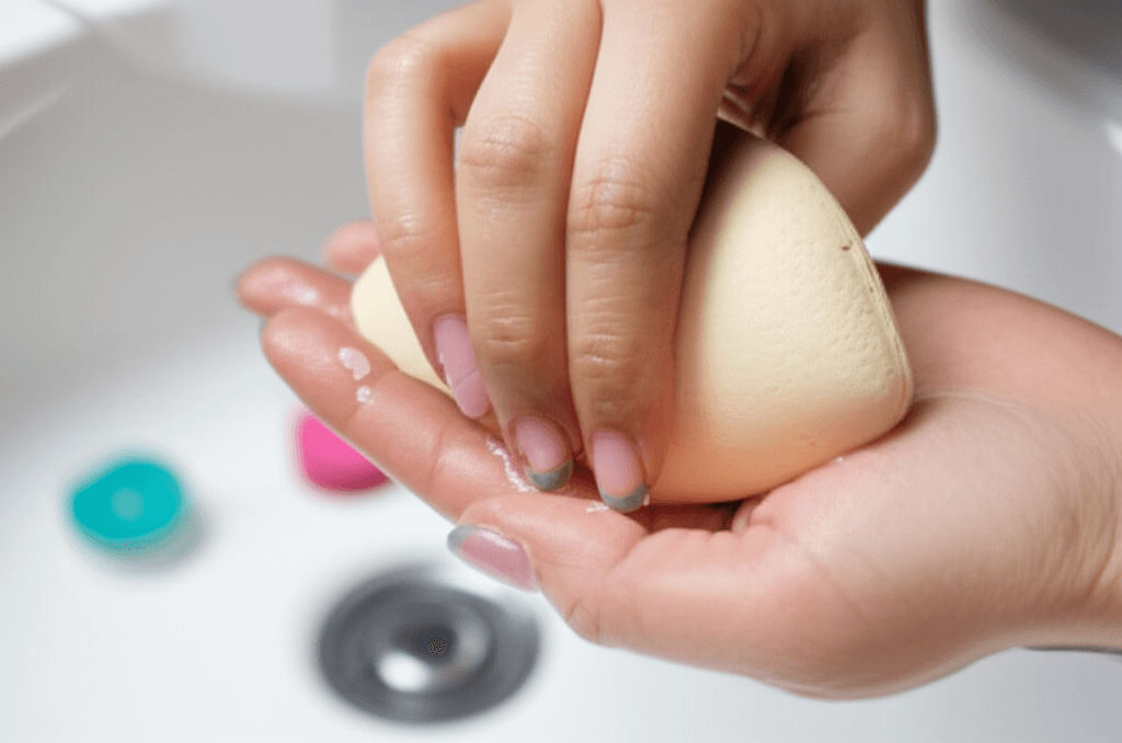 Eldeki ve Yüzeydeki Mürekkep Lekeleri Nasıl Çıkarılır? Pratik Çözümler