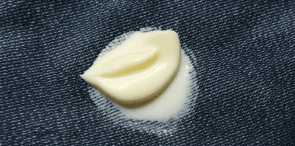 Reçine Lekesi Nasıl Çıkarılır: Kıyafetlerinizdeki İnatçı Lekelere Kesin Çözümler